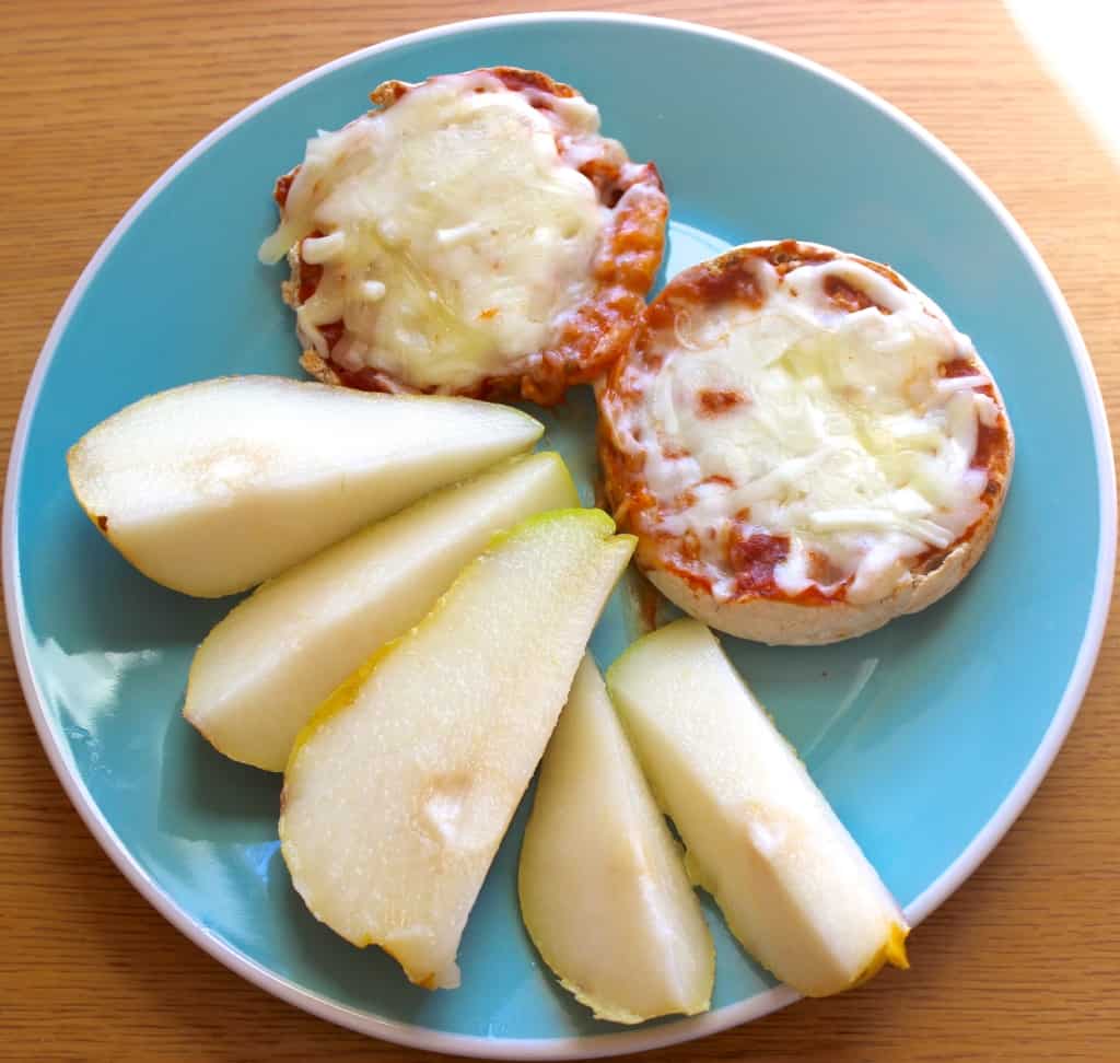 English Muffin Mini Pizzas- the perfect healthy college lunch or snack! I like to have mine with veggies, Greek yogurt, or fruit.