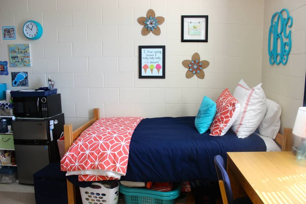 Coral and turquoise dorm room