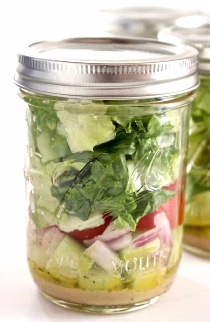 Make some Mason Jar Salads to have fresh & delicious salads for lunch all week!