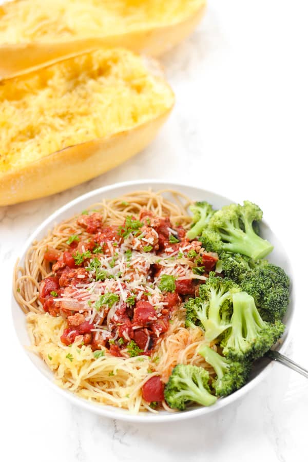 Spaghetti Squash Pasta Bowls: a giant, healthy bowl of noodles!