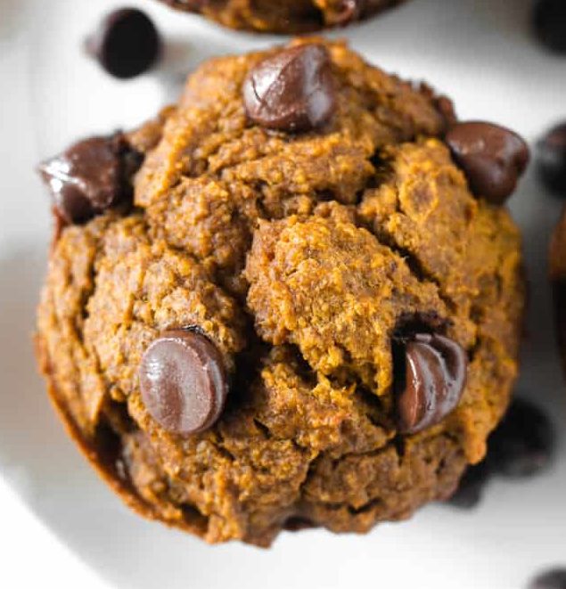 Healthy flourless chocolate chip pumpkin muffins