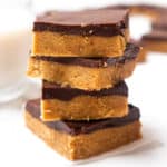 Healthy 4-Ingredient No-Bake Chocolate Peanut Butter Bars